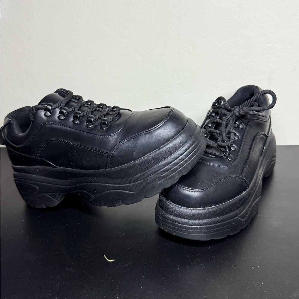 Koi platform black sneakers